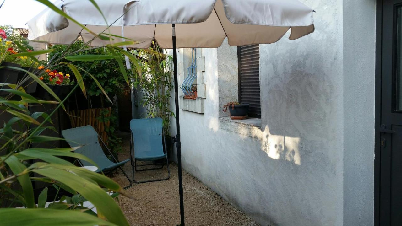 Studio Charmant Et Calme Villeneuve Les Avignon Entree Et Cour Independantes Climatisation Piscine Parking Exteriér fotografie