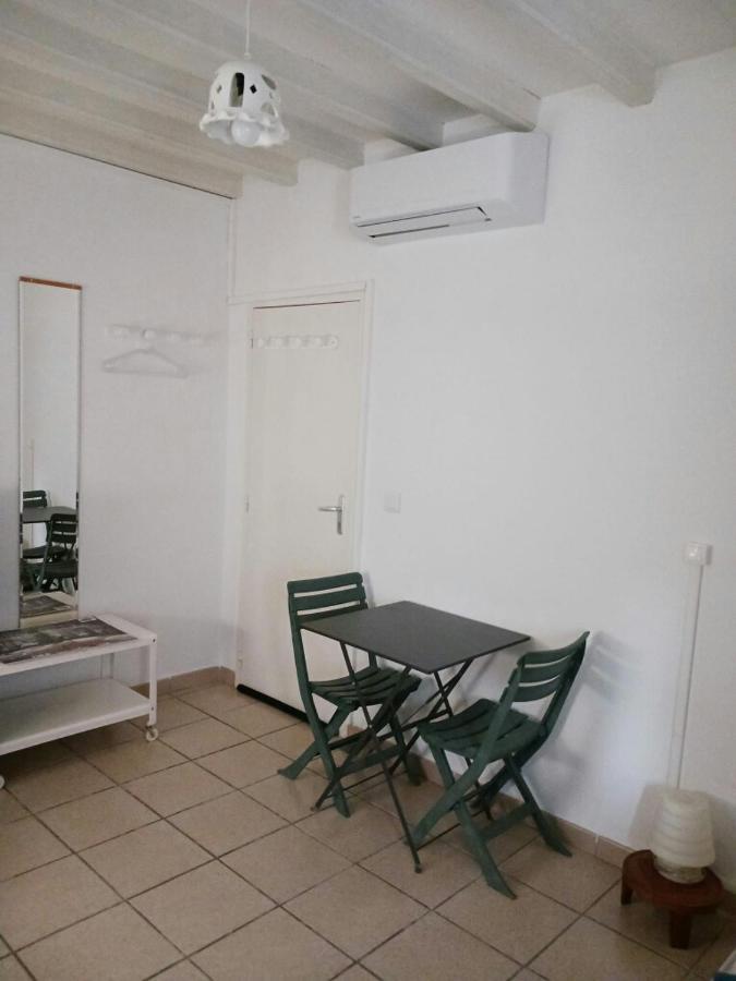 Studio Charmant Et Calme Villeneuve Les Avignon Entree Et Cour Independantes Climatisation Piscine Parking Exteriér fotografie